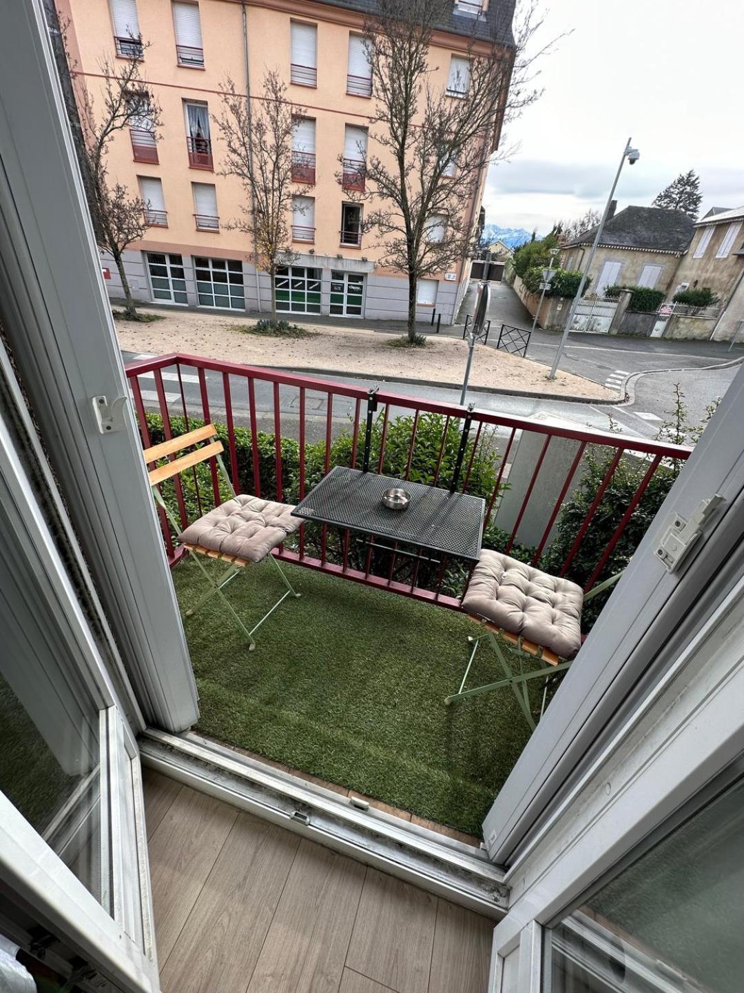 "Escale A La Maison Des Pyrenees" ! T2 45 M2 Lägenhet Tarbes Exteriör bild